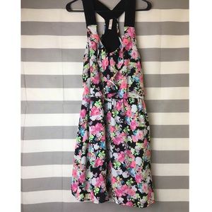 Large Floral Xhilaration Dress w/ Pockets